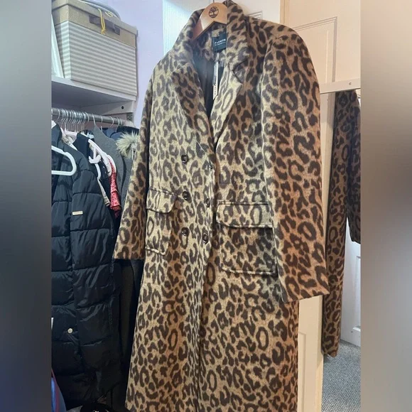 Brand NEW never worn. Leopard Print Women's Coat - Picture 2 of 11